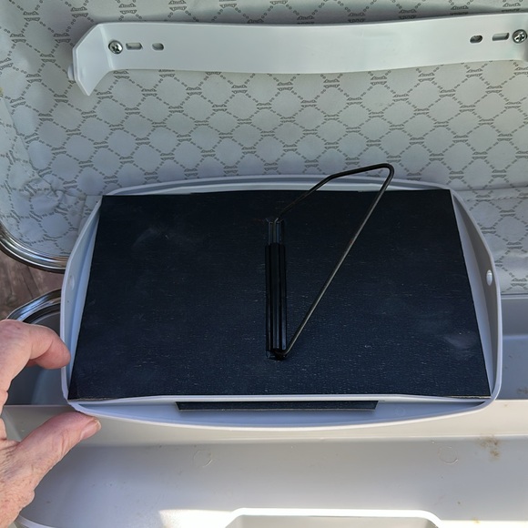 American Tourister VTG unisex Black Travel Trunk Case Shelf & Mirror inside - Picture 4 of 10